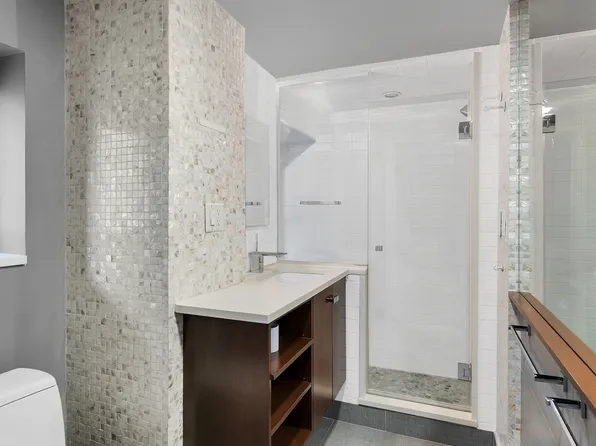 34 Gramercy Park East image 3 of 3