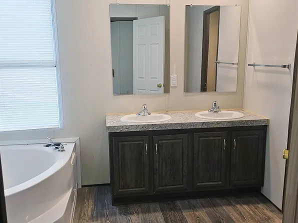 2701 Leary Ln Trailer 65, Victoria, TX 77901