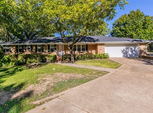 828 Gaywood Dr, Woodway, TX 76712