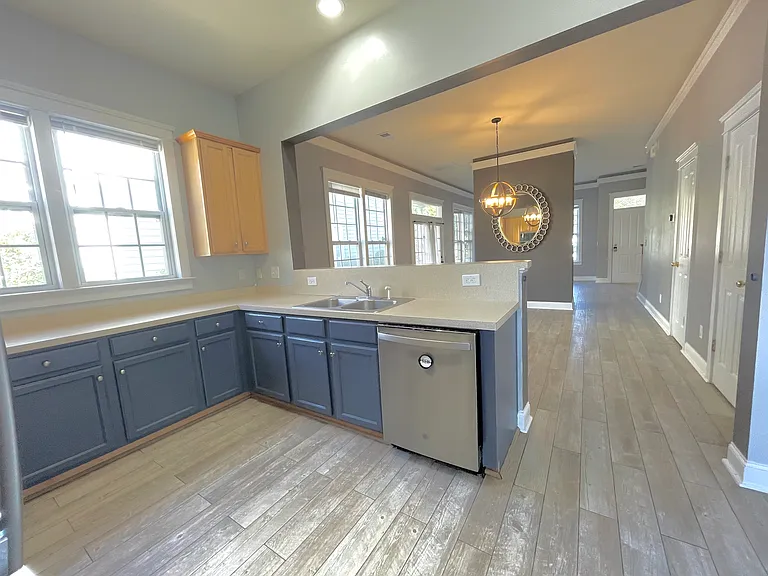 318 White Gables Dr — Photo 7