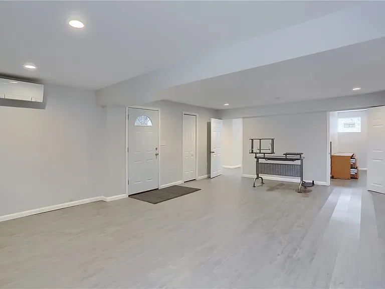 2501 Wildwood Rd — Photo 8