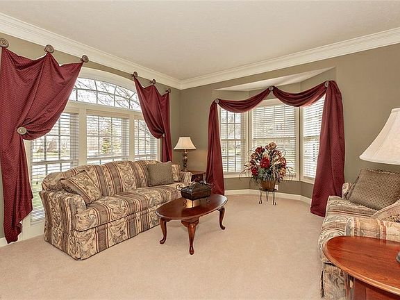 3rd image of 7449 Merion Ct