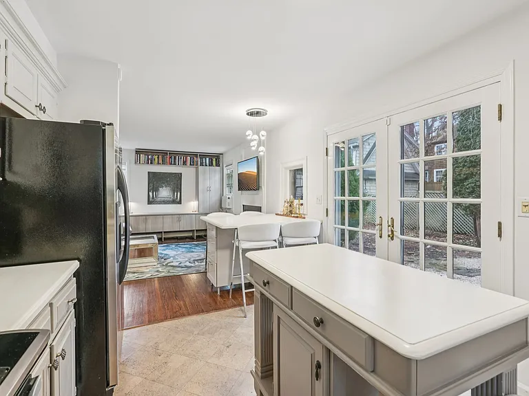 9 Oakwood Ave — Photo 19