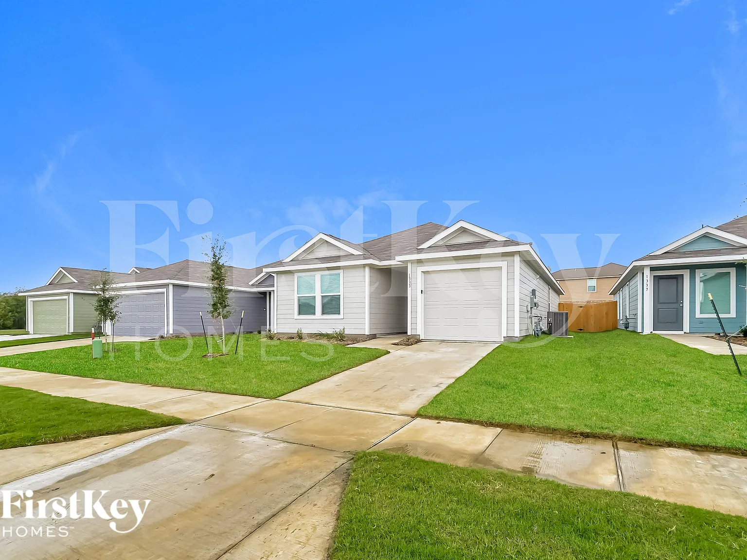 4 bed, 2.0 bath, 1500 sqft, $1,860 — Photo 3