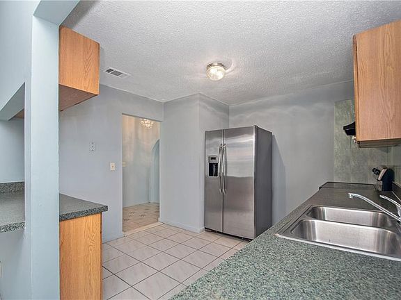5th image of 704 Fore Ln