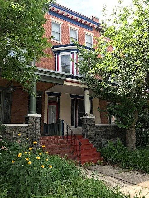 4 bed, 2.5 bath, 2174 sqft, $2,800 — Photo 1