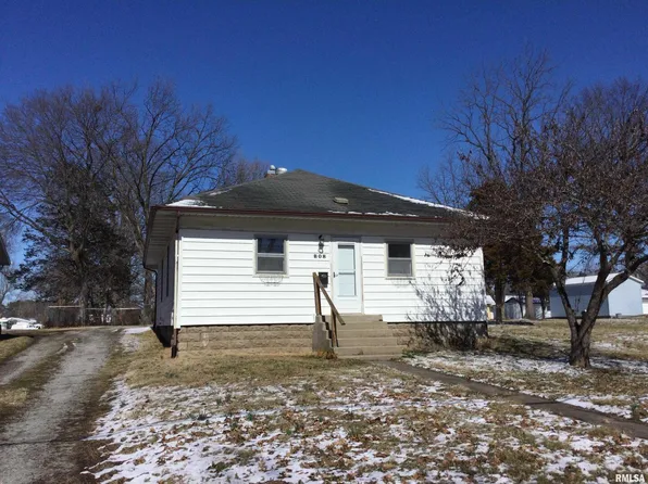 808 Illinois Ave, Stonefort, IL 62966