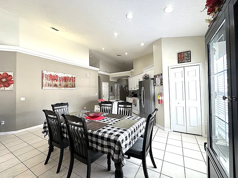 16724 Rolling Green Dr — Photo 11