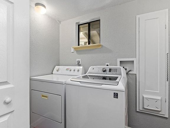 5th image of 445 Leigh Ave