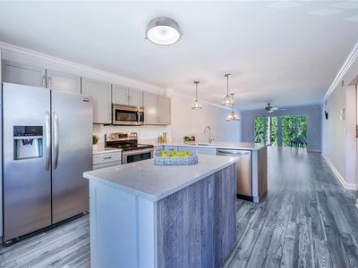 3021 Sandpiper Bay Cir APT E106, Naples, FL, 34112