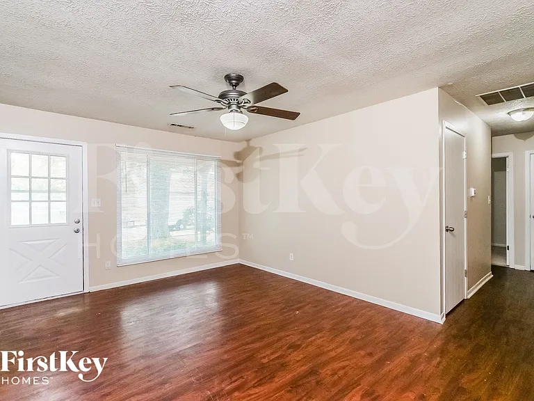 5373 Padre Ln — Photo 5