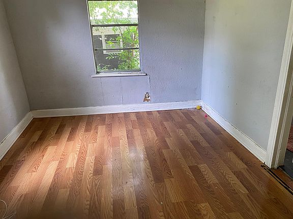 5th image of 3108 E 13th St