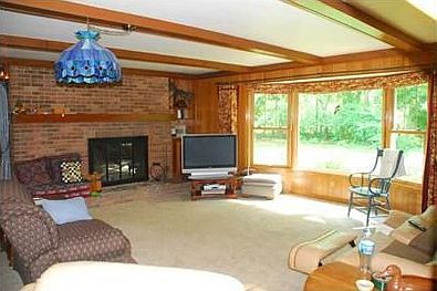5th image of 271 Hume Dr