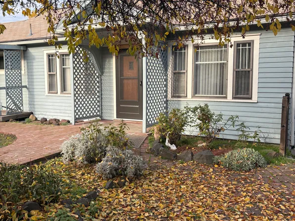 421 E 10th St, The Dalles, OR 97058