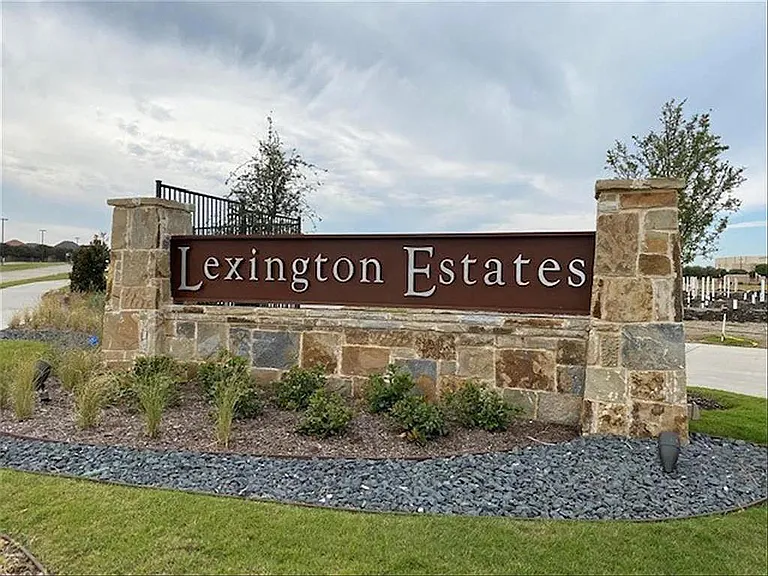 2207 Adena Springs Dr — Photo 4