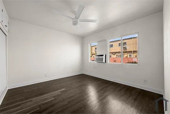 14616-14618 Blythe St #4 — Photo 10
