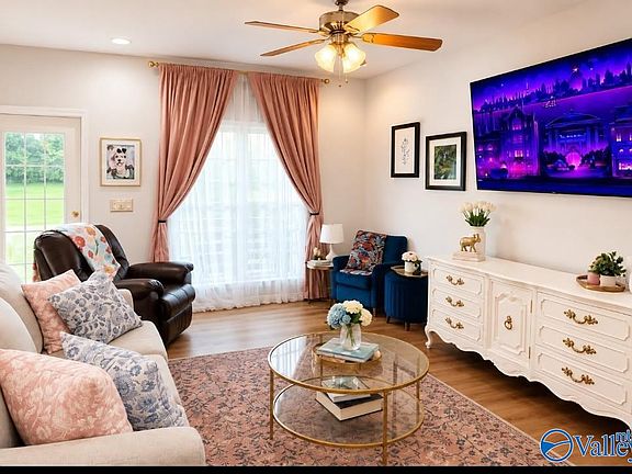 4th image of 75 Colleen Ct