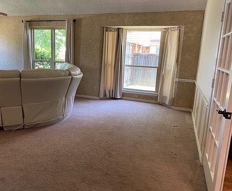 4th image of 1026 Monarch Dr