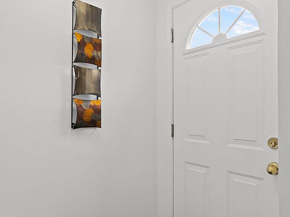 4th image of 40 Tiffany Dr #64