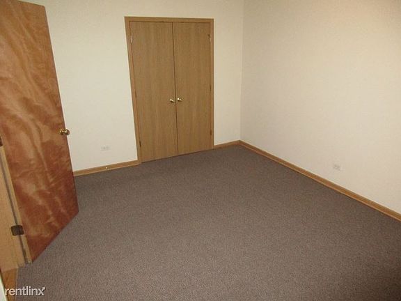 4th image of 4358 S Lake Park Ave #1