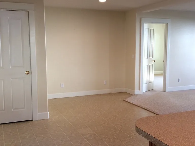 1511 Burrows Ct — Photo 9