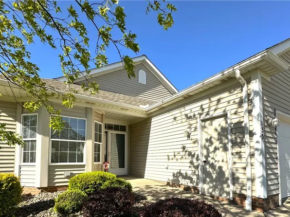 135 Village Dr, Independence, OH 44131