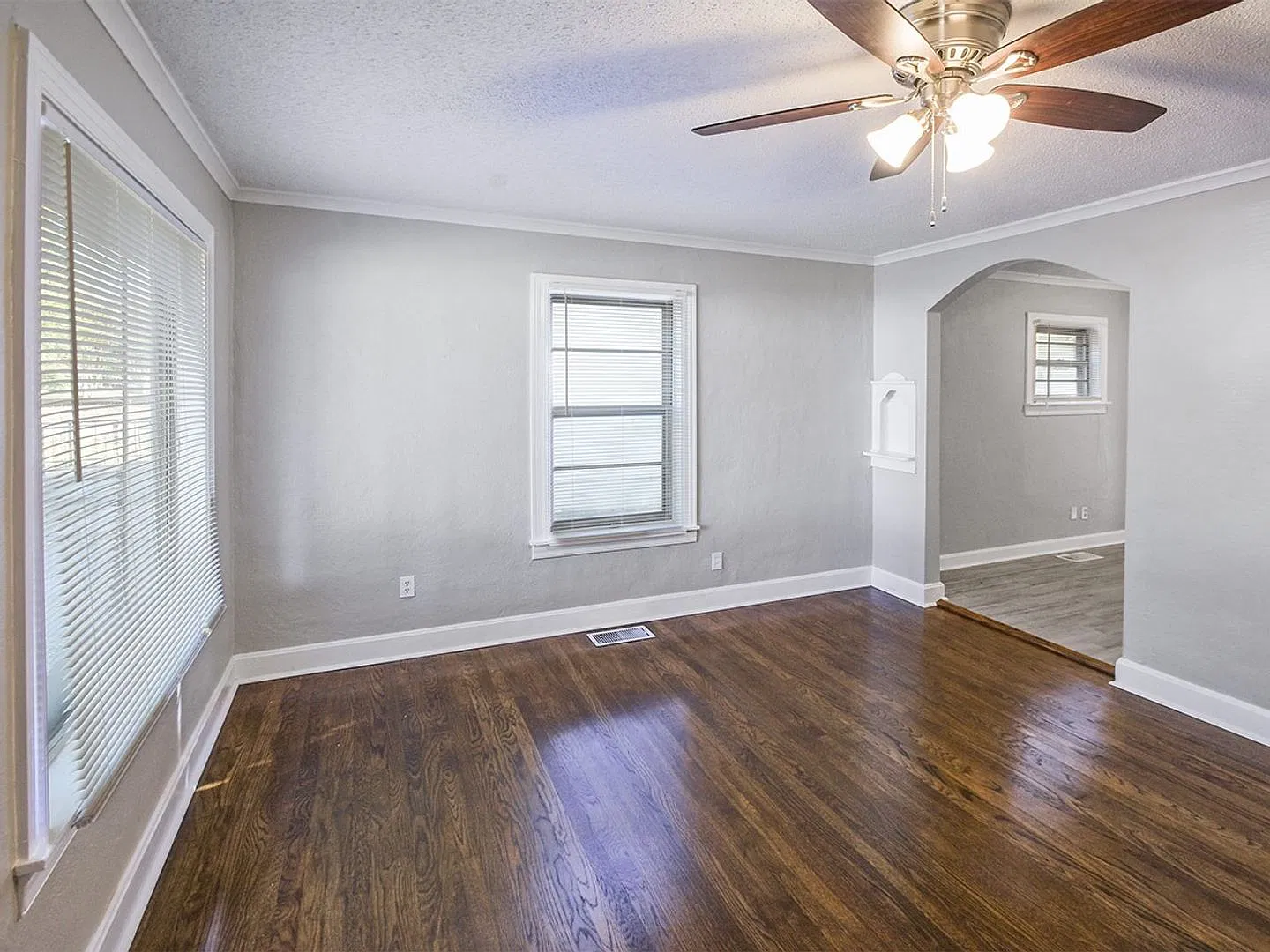 Updated 3 Bed, 1 Bath Near U Of M. — Photo 4