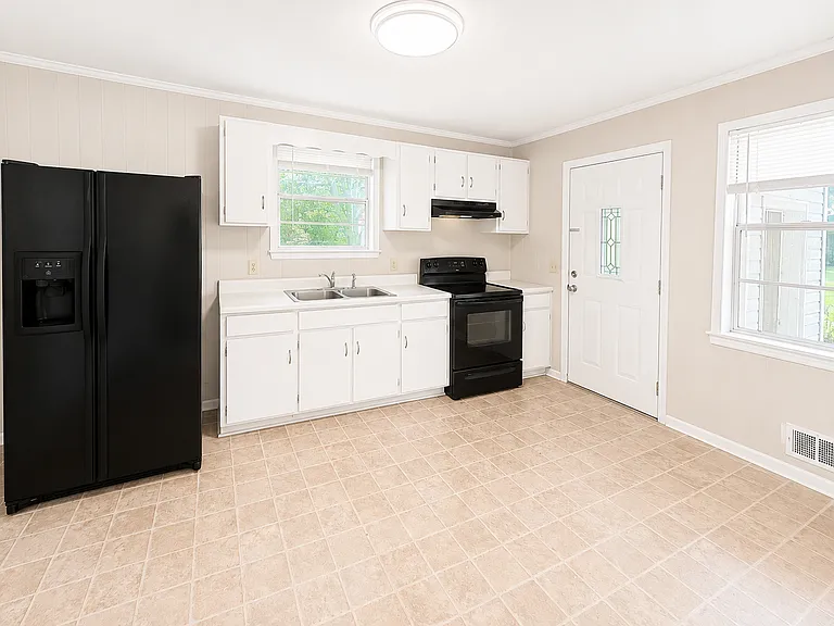 3500 Kelford Dr — Photo 3