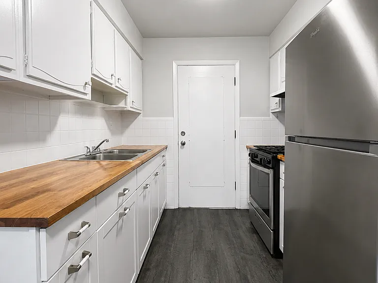 3601 Hallmark Ln #D — Photo 2