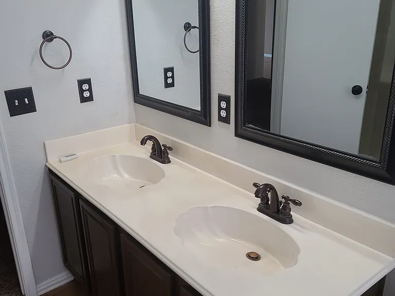 305 Lake Wichita Dr — Photo 3