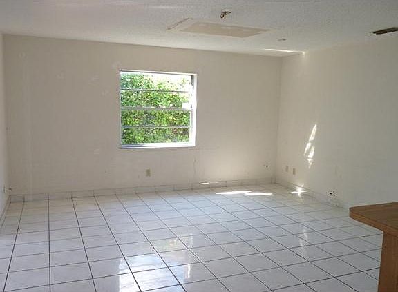 2nd image of 4590 Curtis Ave