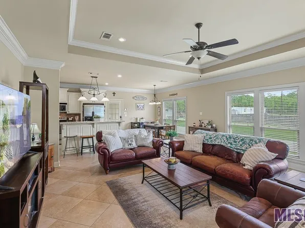 44030 Lake Hills Dr, Prairieville, LA 70769