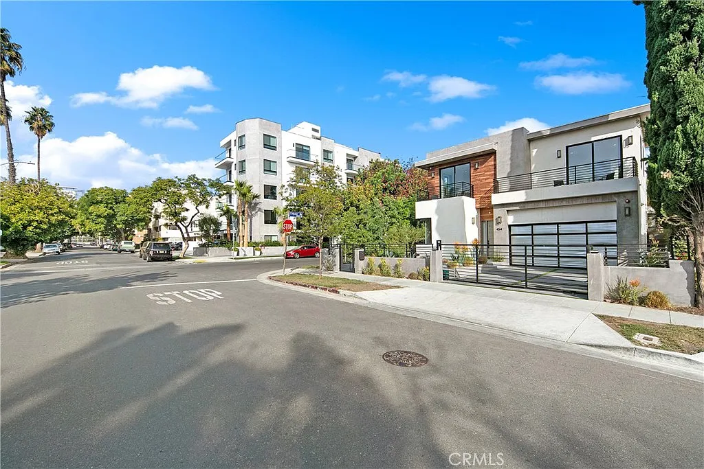 5 bed, 3545 sqft, $28,000 — Photo 2