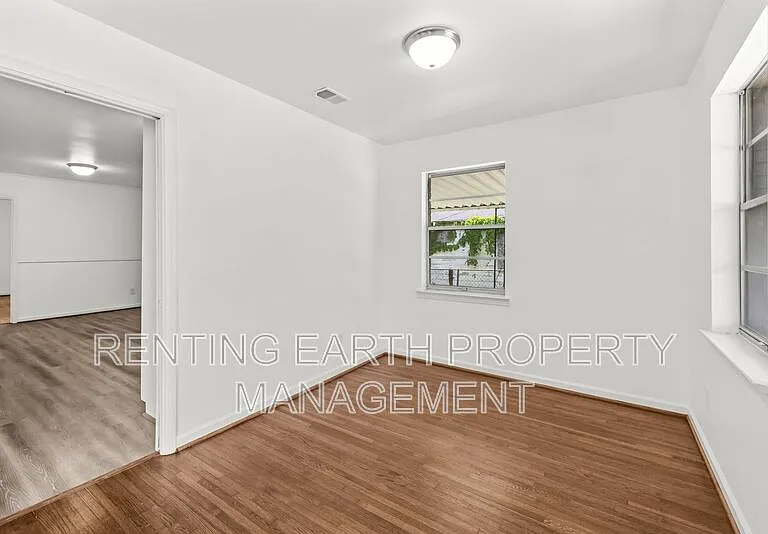 6109 Blocton Ave — Photo 14