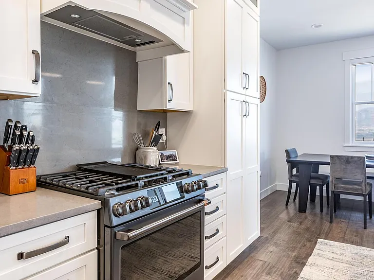 Kitchen area / stove