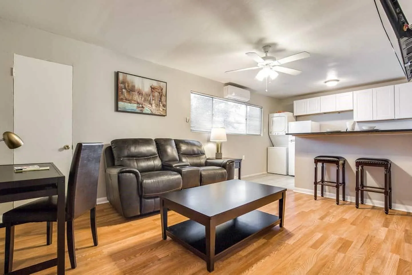 1 bed, 1.0 bath, 870 sqft, $1,150 — Photo 3