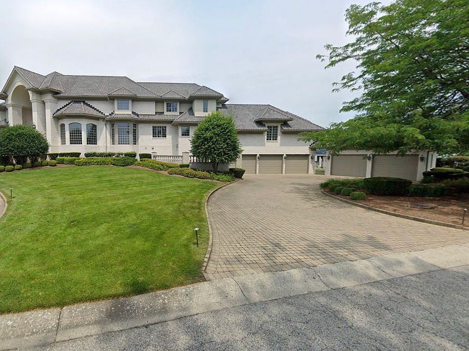 2nd image of 10948 Lake Front Dr