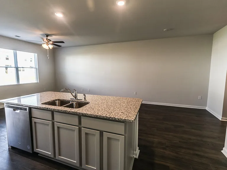4347 Newland St — Photo 13