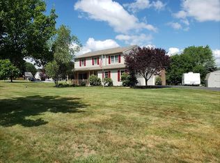 6483 Mountain View Dr, Slatington, PA 18080