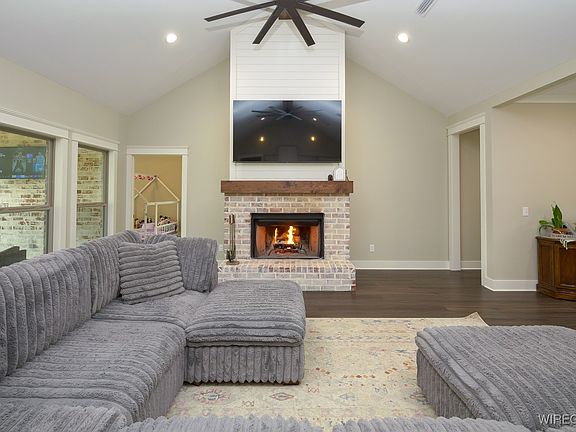 4th image of 204 County Road 603 Rd