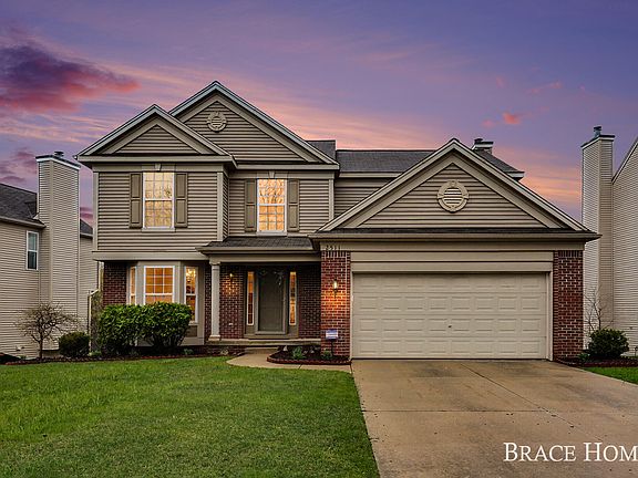 2nd image of 2511 Black Horse Dr NE