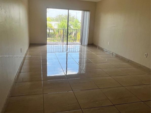 9403 SW 76th St APT Y38