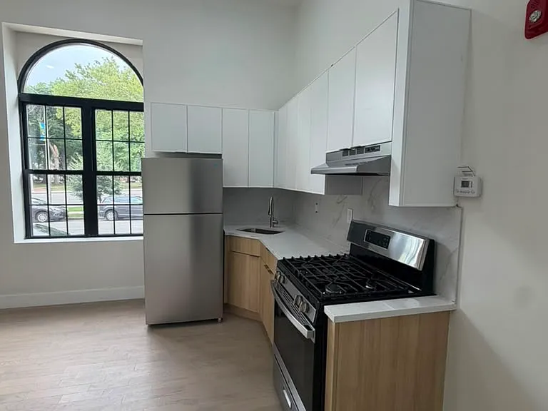51-53 Lincoln Park #1A — Photo 1