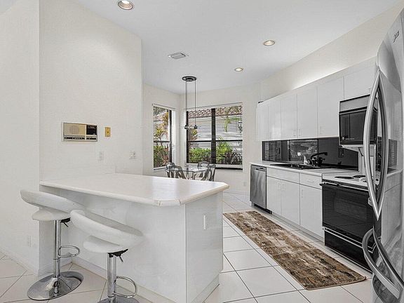 3rd image of 17099 Ryton Ln