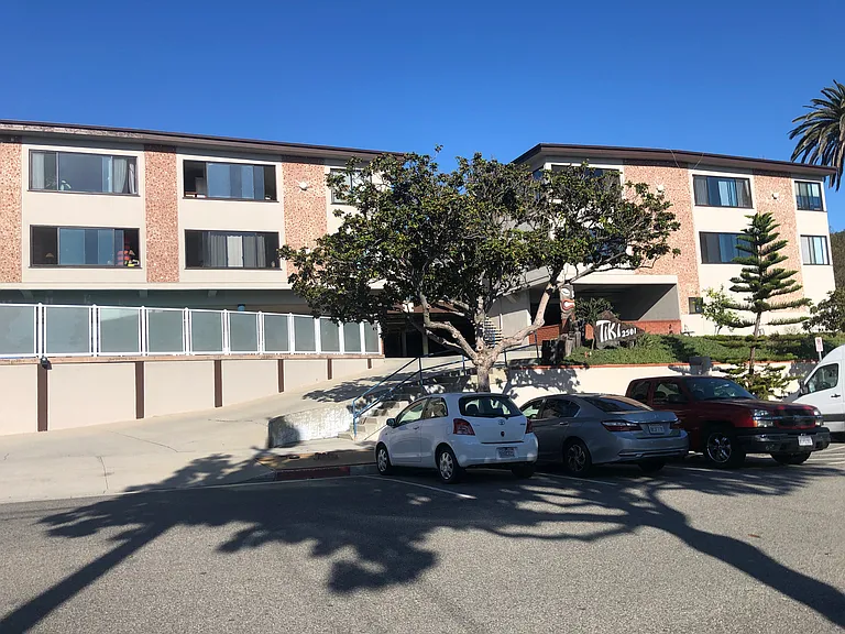 2501 Beverly Ave #24 — Photo 17