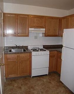 2nd image of 1138 Midland Blvd