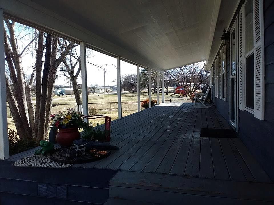 1st image of 185 Briar Oaks Dr