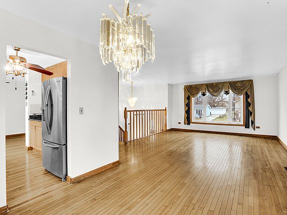 2nd image of 1103 Abbott Ln