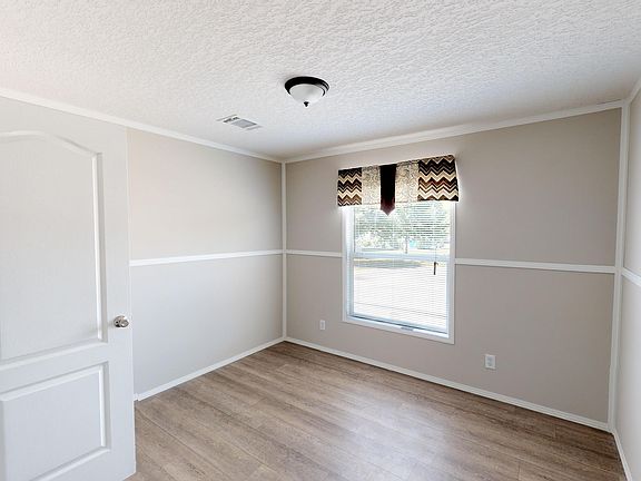 4th image of 2417 Jasmine Ave