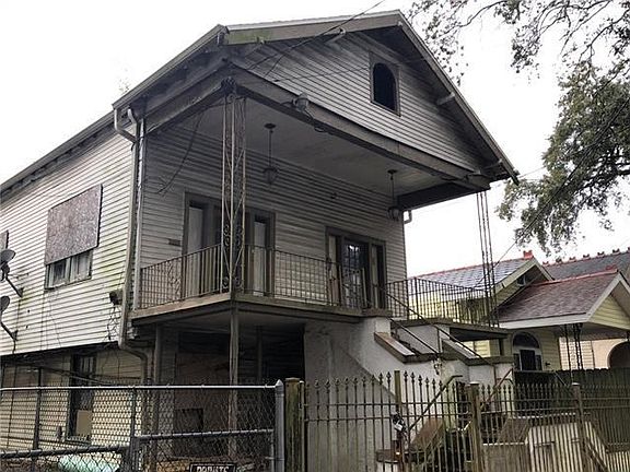 4th image of 2120 Louisiana Ave